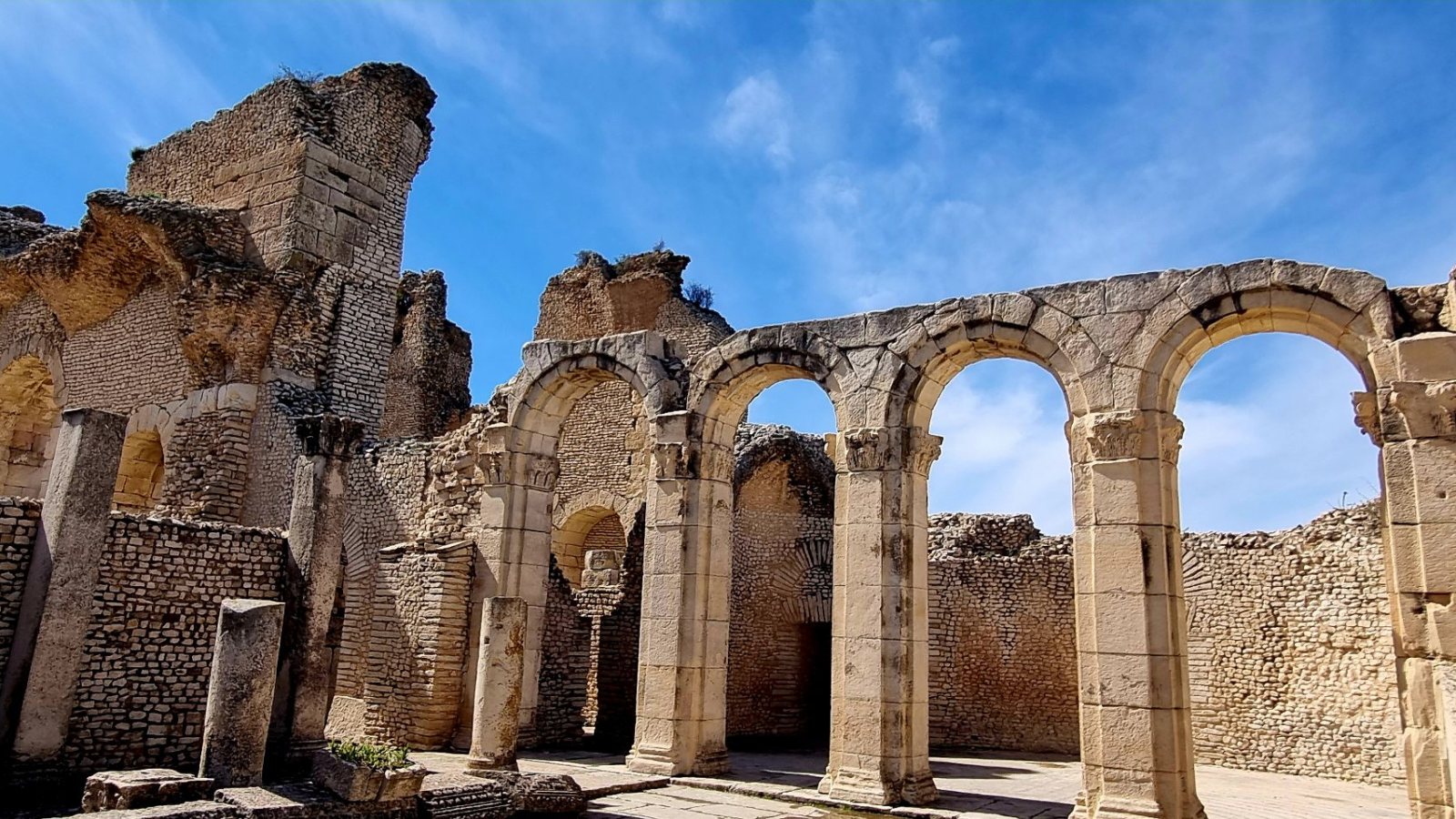 Les grands thermes romains de Makthar en Tunisie