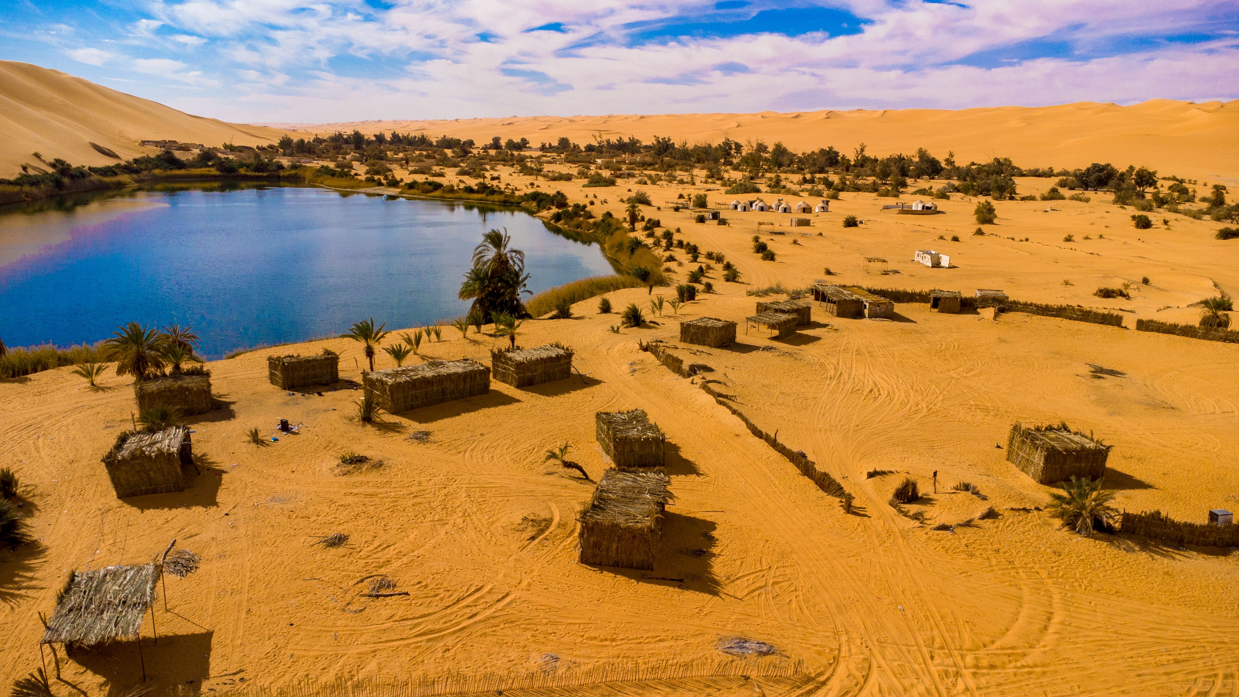 Oasis et lac de Ksar Ghilane